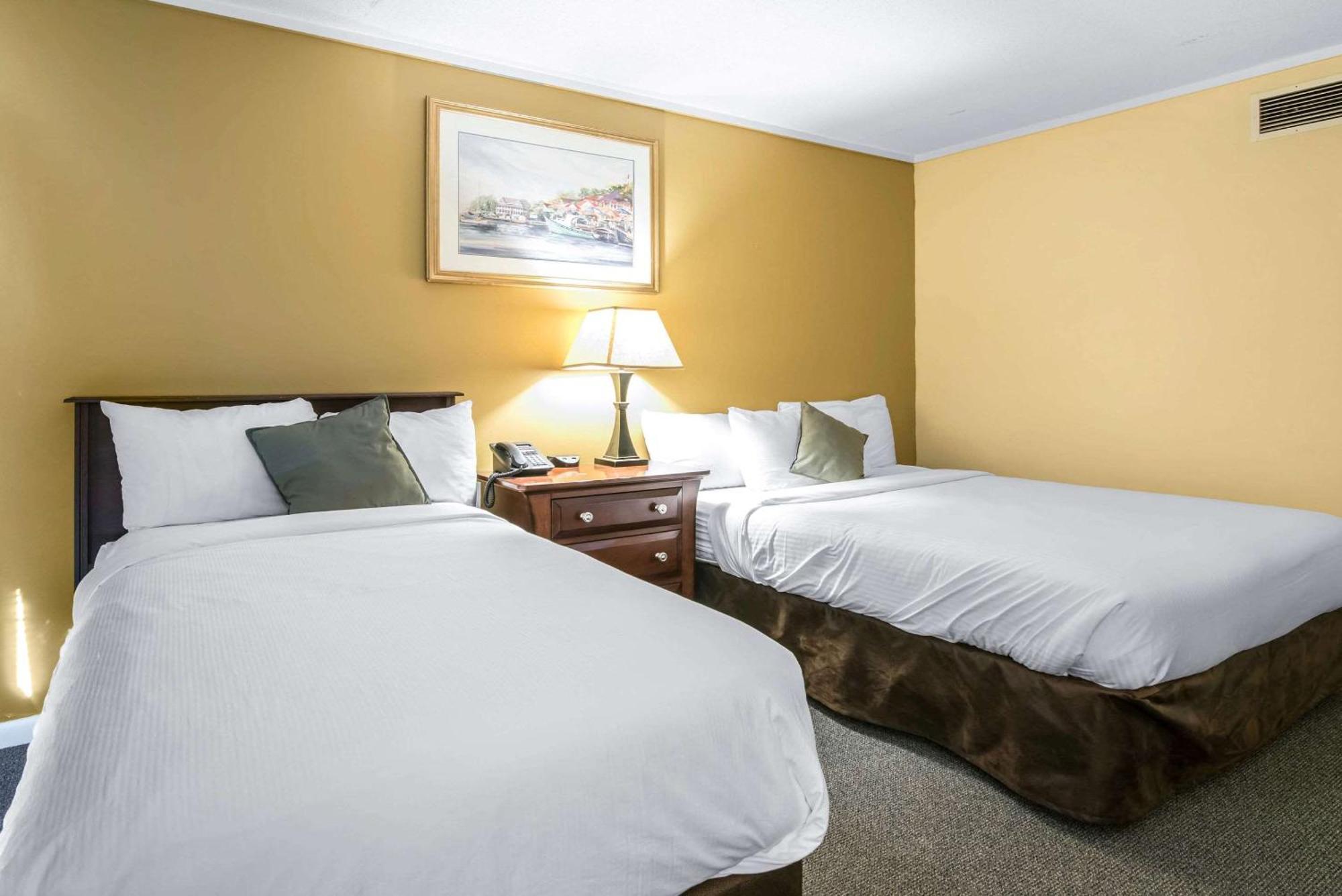 Tiltonlodge Inn & Suites Exterior foto